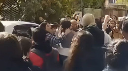 İzmit'te veliler saç baş kavga etti