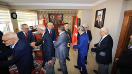 Kaymakam Özyiğit törende personeli fırçaladı