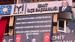 Dervişoğlu’nun o sözlerini ilçe binasına astılar