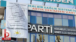 İYİ Partili gençlerden AKP binası karşısına Andımız pankartı
