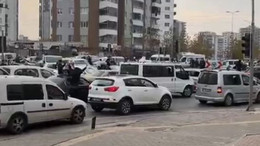 Suriyeliler, Gaziantep’te konvoy yaptı