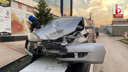 Kocaeli'de feci kaza! Çarpışan araçlarda 3 kişi yaralandı