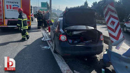 Feci kaza, İzmit girişinde bariyerlere ok gibi saplandı!