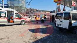 İzmit'te motosikletle araç çarpıştı!