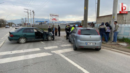 Kocaeli'de 2 otomobil çarpıştı!