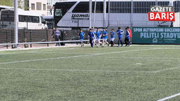 Amatör futbolcular tek statta antrenman yapıyor