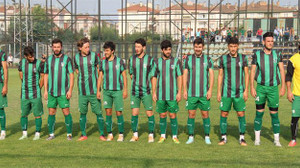 İlk yarı Yeşil, ikinci yarı Siyah "2-2"