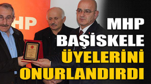 MHP Başiskele üyelerini onurlandırdı