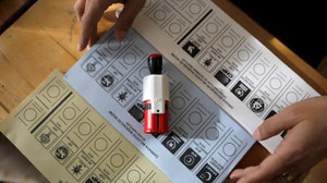 Seçim barajı konusunda alternatifli iki öneri var