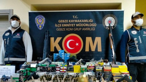 Kocaeli'de kaçak silahlara baskın