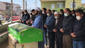 Çatıdan düşerek ölen genç toprağa verildi