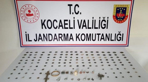 Durdurulan araçtan tarihi eser fışkırdı!