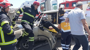 Kocaeli'de sıkışmalı kaza: 2 yaralı