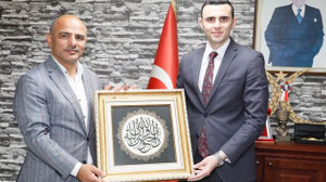 Başkan Kurt’a ilk tebrik Şener Söğüt’ten
