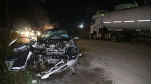 Feci kazada küçük çocuk camdan fırladı!