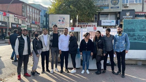 CHP’li gençlerden nutuk ve bayrak!