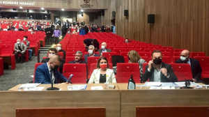 Büyükşehir’de bütçe tartışması: Başarı 10 kilometre raylı sistem mi?