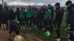 Kocaelispor’da antrenman öncesi adak adandı