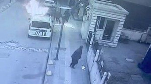 Polis otosunu ateşe veren şahıs tutuklandı
