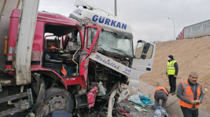 Kafa kafaya çarpıştılar: Yaralılar var!