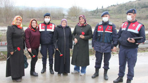 Jandarma ekipleri bu kez sadece kadın sürücüleri durdurdu: