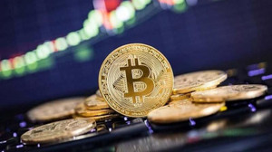 Bitcoin’de yön arayışı, alt coinlere yarıyor
