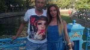 Karısını, arkadaşlarına hakaret ettiği için bıçaklamış