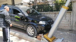 Panik yapan sürücü KAZAYA SEBEP OLDU