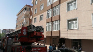 7 katlı binada yangın paniği
