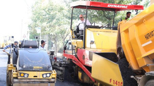 Başkan Bıyık yolları asfaltladı