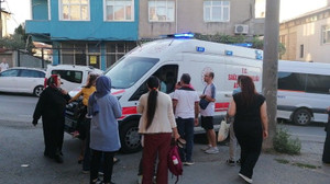 Talihsiz kadına otomobil çarptı