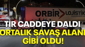 Tır caddeye daldı, ortalık savaş alanı gibi oldu!