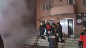 Depoda çıkan yangın mahalleyi ayağa kaldırdı