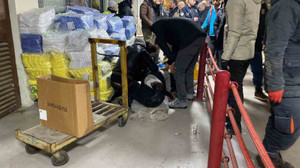 Meyve sebze halinde bıçaklı kavga: 1 yaralı