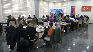 Jandarma depremzede kadınları unutmadı