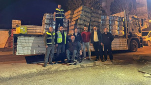 Deprem bölgesine yardım gönderdiler