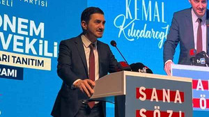 Gençtürk “Başlıyoruz” dedi salon coştu