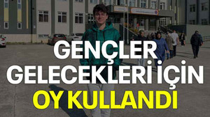 Gençler gelecekleri için oy kullandı