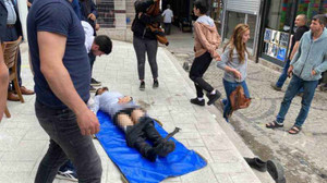 Sokak ortasında bıçaklı kavga: Yaralılar var