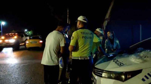 Aranan şahıs trafik uygulama noktasında yakalandı