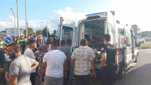 “Ambulans geç geldi” iddiasıyla polise saldırdılar