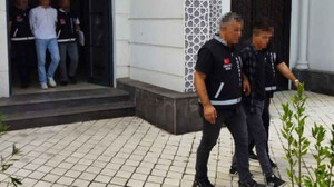 Yaşlı adamı kalbinden bıçaklamışlardı, sanıklar hakim karşısında