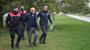 Eşini 12 yerinden bıçaklamıştı: Vücuduna ölümcül darbe gelmemesi için çabaladım