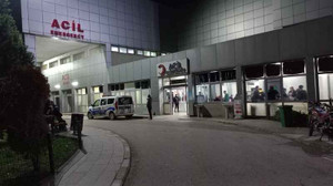Küfür ettiği iddiasıyla yakın arkadaşını göğsünden bıçakladı
