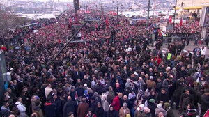Galata Köprüsü’nde düzenlenen yürüyüşe akın ettiler!