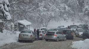 Doğa harikasını görmek istediler: Trafik kilitlendi