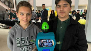 Liseliler yük gemileri için hidrolik sistemli köprü tasarladı