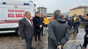 İki servis aracı çarpıştı: Çok sayıda yaralı