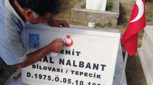 Şehitlikler unutulmuyor
