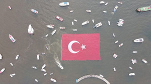 Bin 923 metrekarelik dev Türk bayrağı açılacak